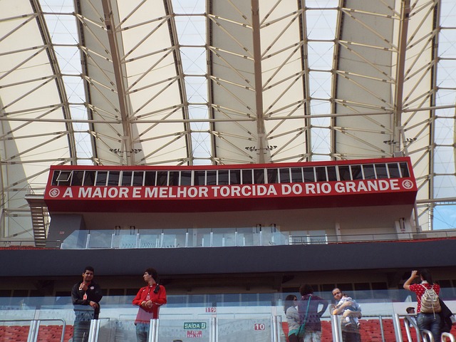 的咄咄逼人 的咄咄逼人